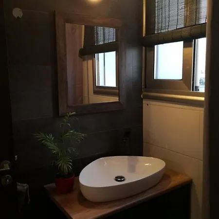 Apartament Loizou Holdings Flat 301 *