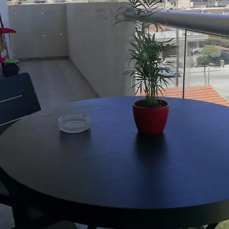 Loizou Holdings Flat 301 * ラルナカ