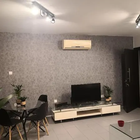 Loizou Holdings Flat 301 아파트 라르나카