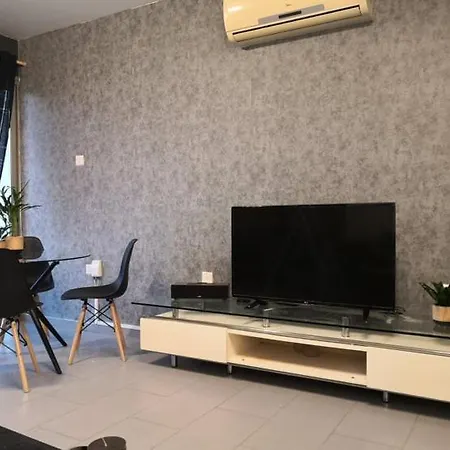 아파트 Loizou Holdings Flat 301 라르나카