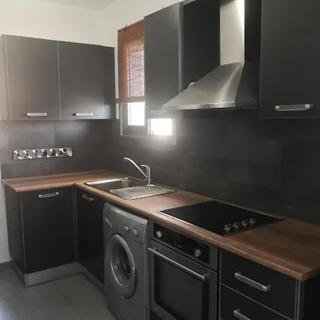 Loizou Holdings Flat 301 * 라르나카